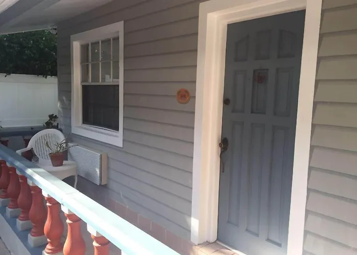 Coral Reef Guesthouse